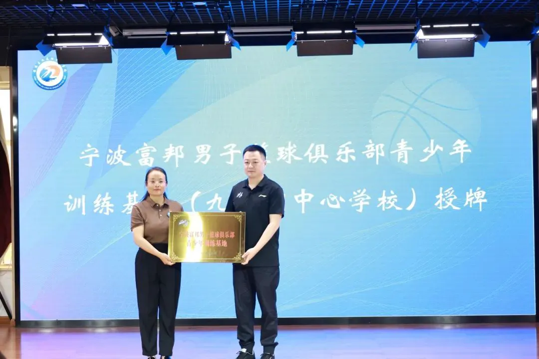 老年篮球爱好者如何保持罚球的手感?_0